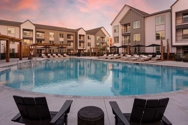 Monty apartments — community photo
