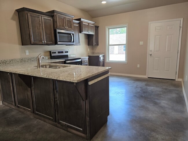 Photo - 1006 S El Paso Ave Unit 1006 S El Paso 1