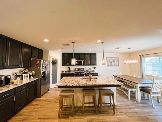 2331 Vineyard Ct