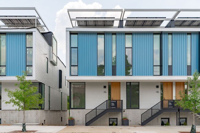 Photo - Beautiful 3BD, 3.5BA Downtown Raleigh Townhome with an Additional Bonus Room, Walkable to Premier...