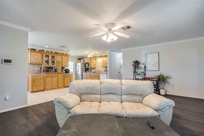 Photo - 205 Lincoln St