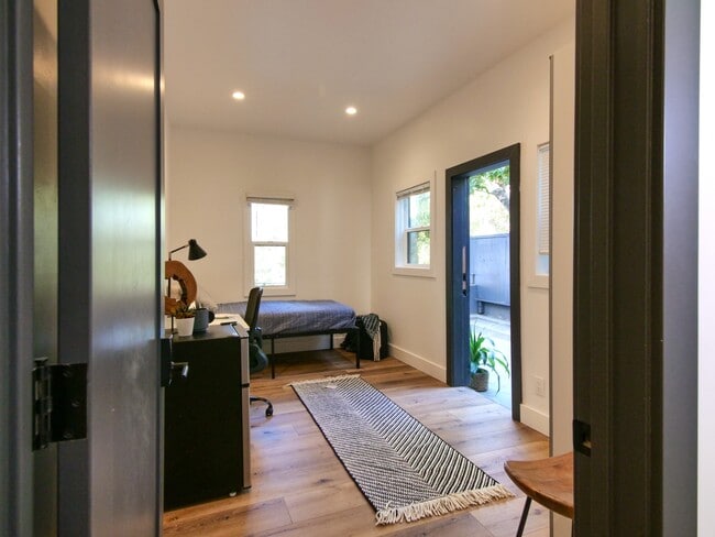 Photo - 2425 Prospect