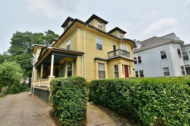 Building Photo - 28 Brookledge St Unit 1