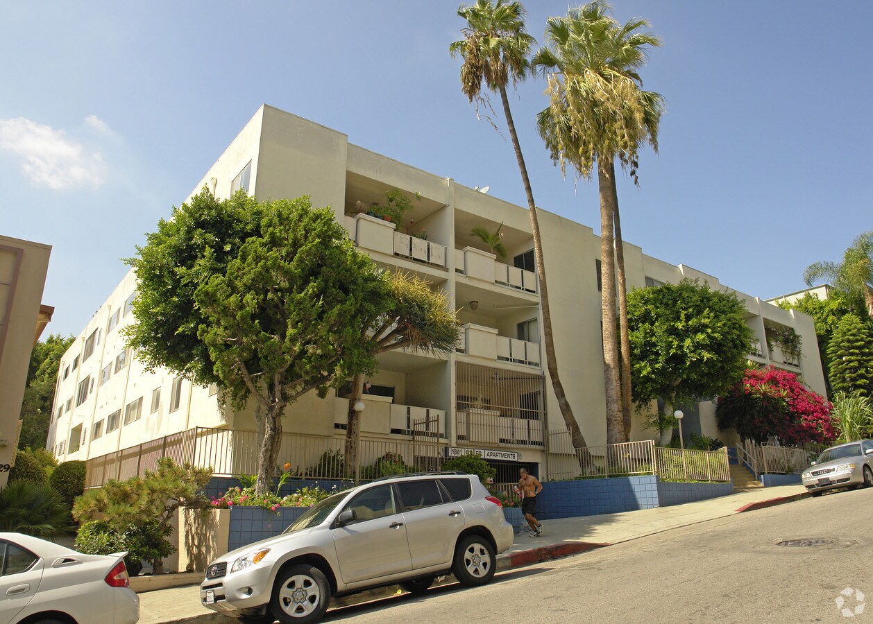 Photo - 1841 N Fuller Ave Apartments