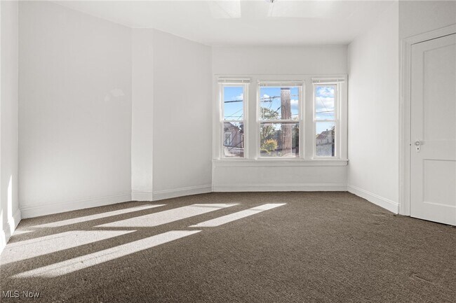 Photo - 15300 Waterloo Rd Unit 1