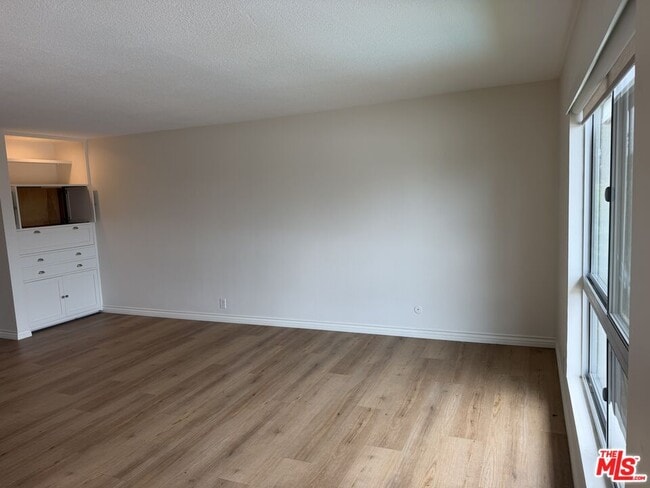Photo - 970 Palm Ave Unidad 216