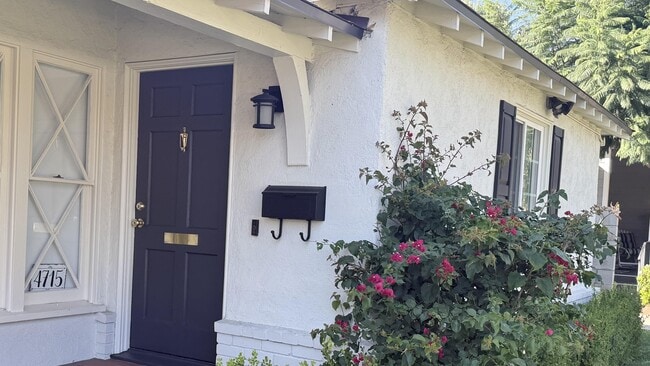 Photo - 4715 Allott Ave