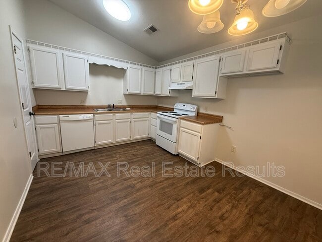 Photo - 1206 Whipporwill Ln Unit B
