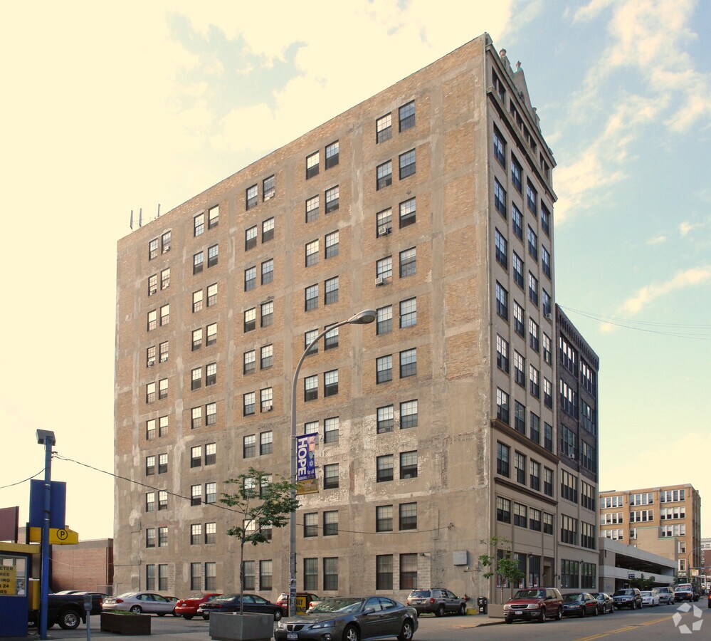 Holling Place Apartments - Holling Place Apartments