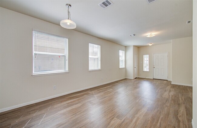 Photo - 10410 Solitude Way