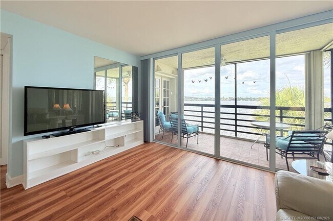 Photo - 1950 SW Palm City Rd Unit 13307