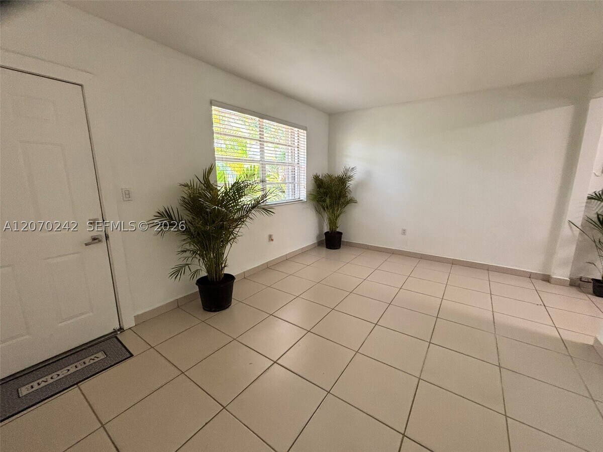 Photo - 2980 SW 25th St Unit 1
