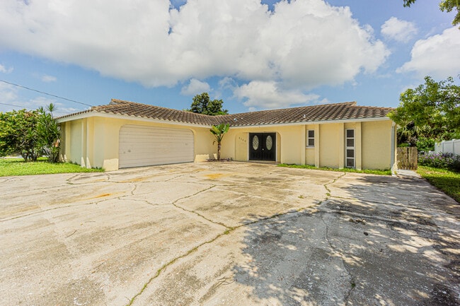 Building Photo - 4149 Floramar Ter