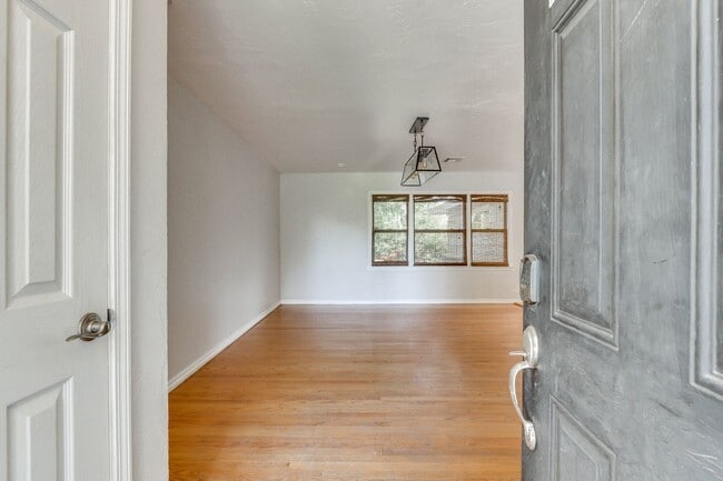 Photo - Charming 4-Bedroom Home in The Village – U...