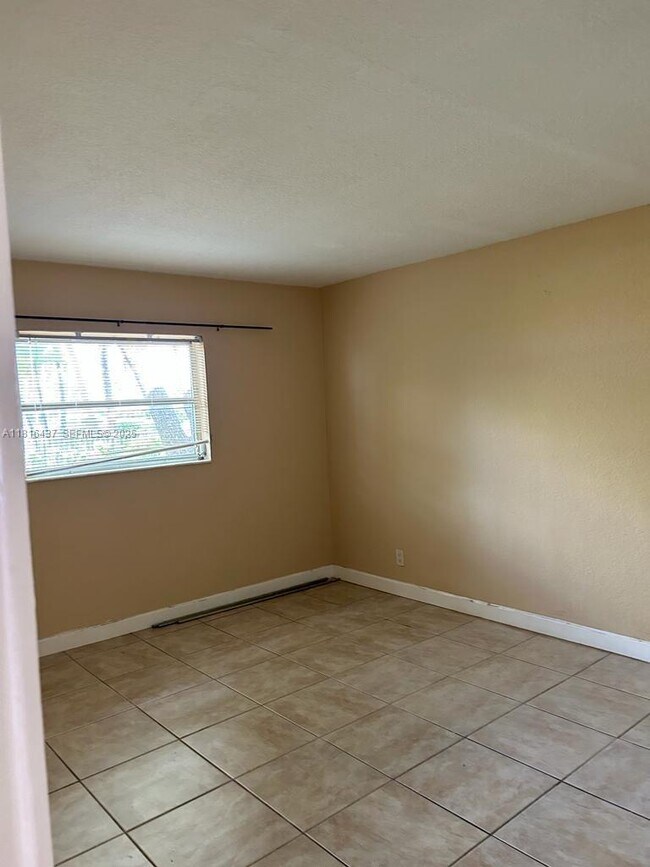 Photo - 2607 NE 8th Ave
