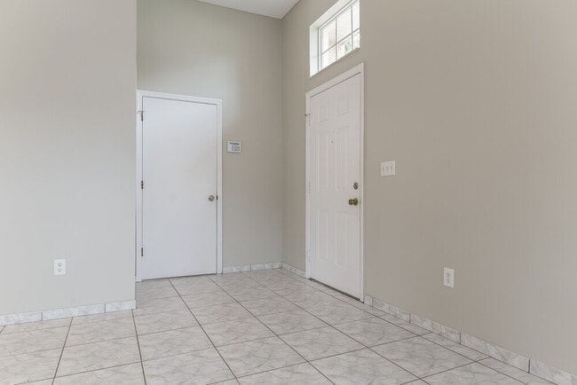 Photo - 8853 Parliament Ct