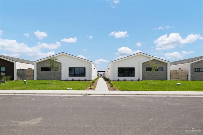 Building Photo - 2701 Woodpecker Rd Unit 4 Rental