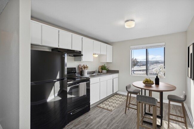 Photo - Peavine Peak Apartments