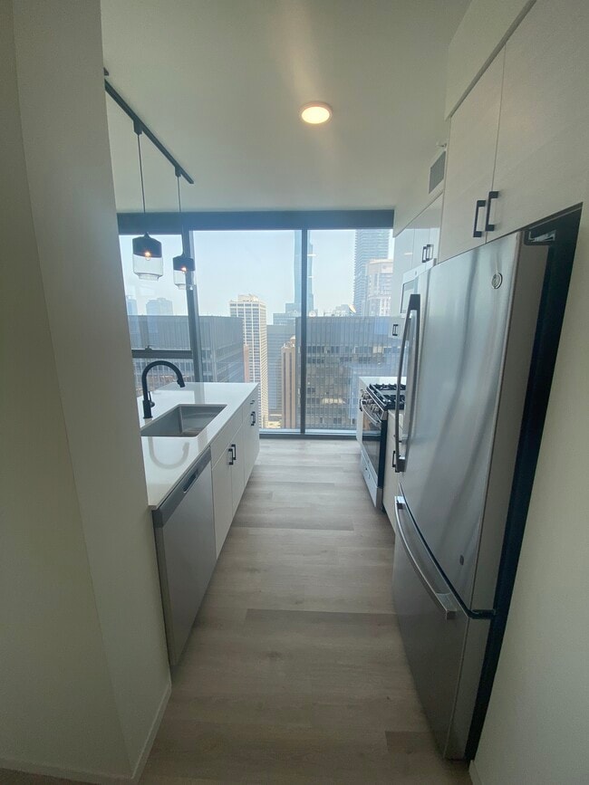 80 E Wacker Pl Unit 3205