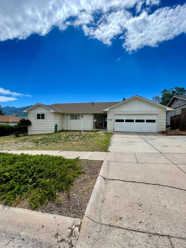 Photo - Furnished 3 bedroom/2bath close to Garden of the Gods