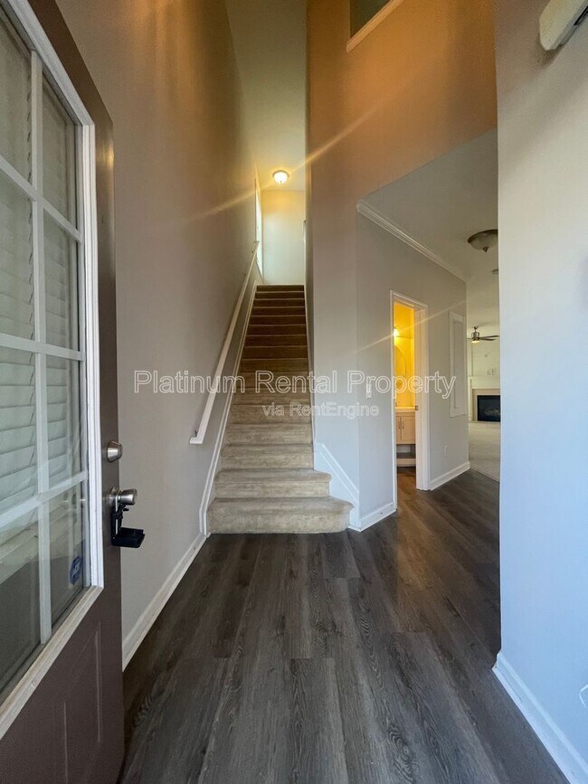 Photo - 5545 Weddington Dr