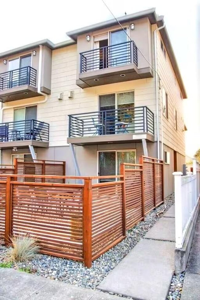 Photo - 2445A 55th Ave SW Unit ID1054557P