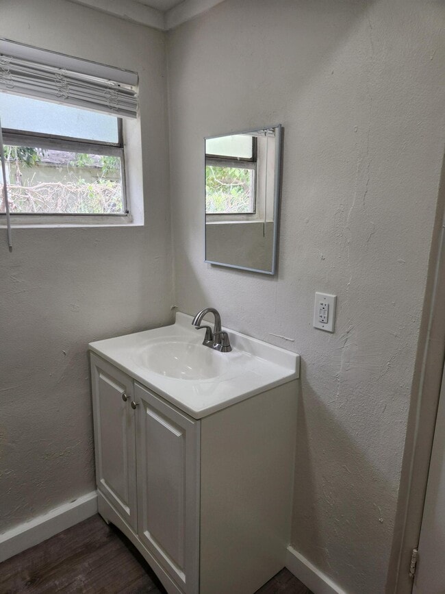 Photo - 134 W 24th St Unit 1