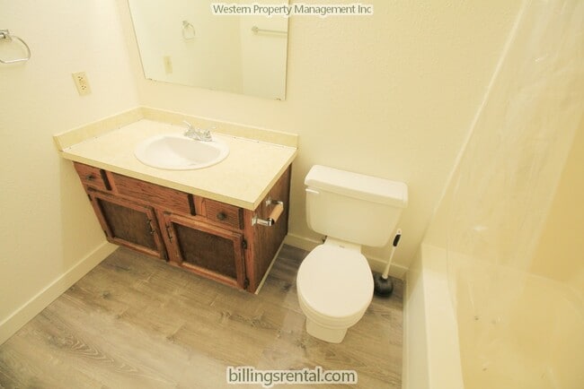 Bathroom - 1217 Yellowstone Ave Unit #B