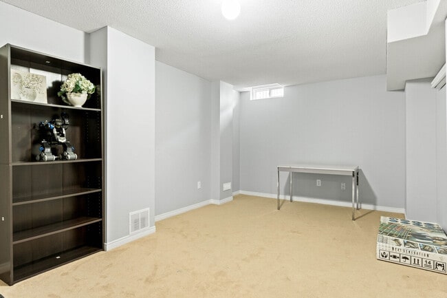 Building Photo - 60 Commodore Dr Unit SI ID1504531P