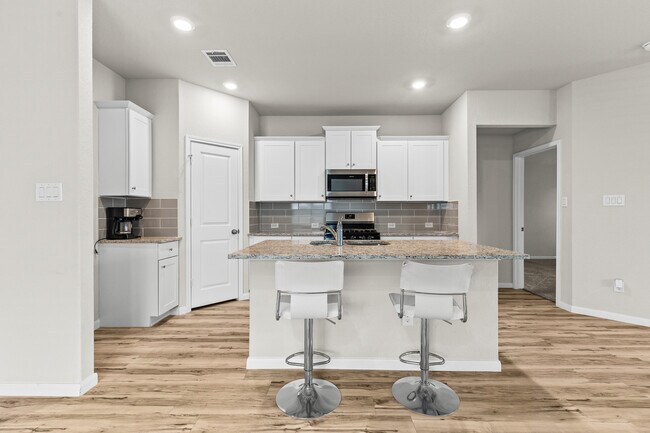 Photo - 15011 Maskette Ave