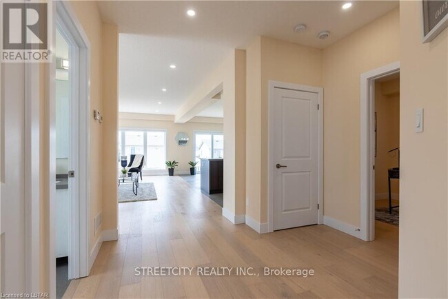 Photo - 1511 Dylan St