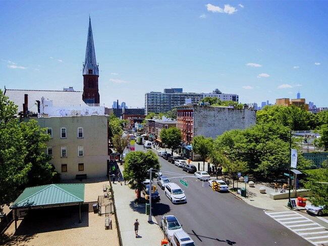 47-45 Vernon Boulevard