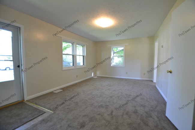 Photo - 110 Edison Rd