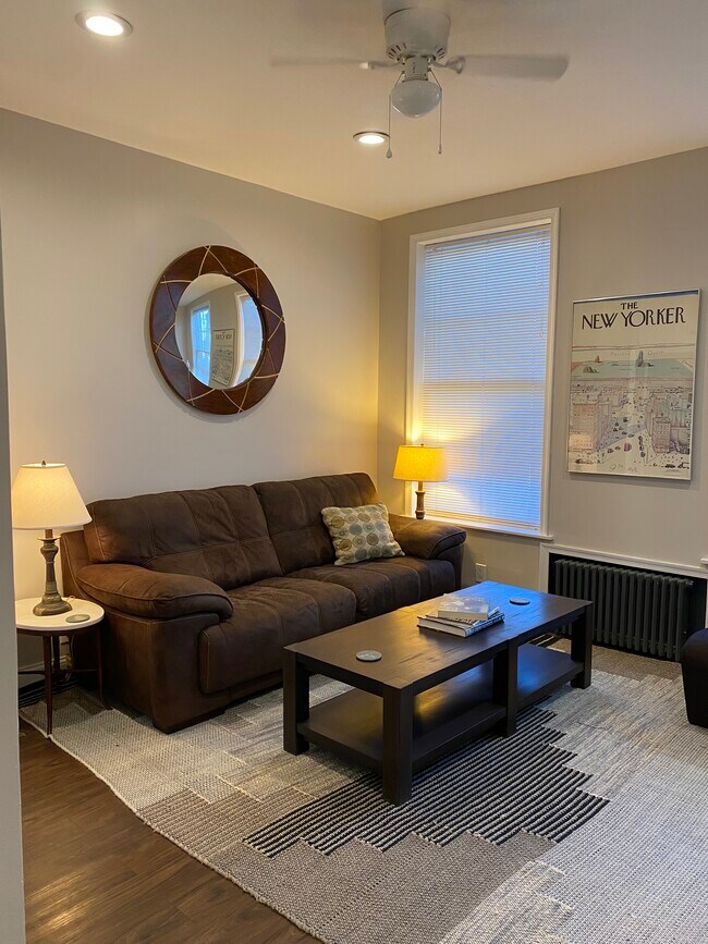 ¡Totalmente amueblado! - 346 Bushkill St Unidad # 1-Furnished