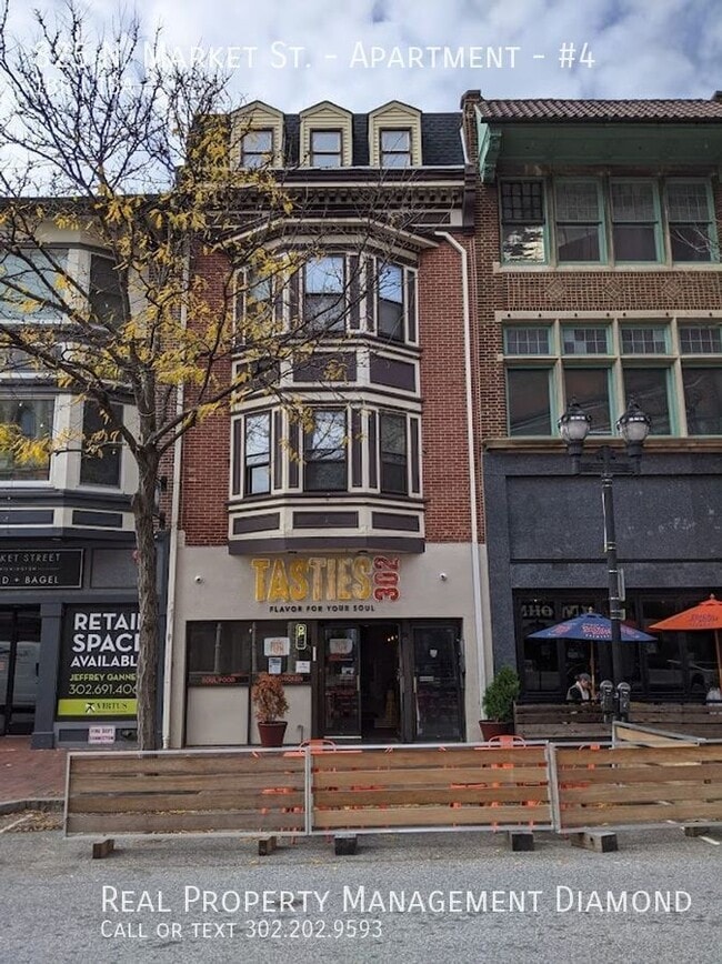Building Photo - 825 N Market St Unit #4