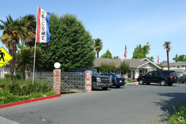 Clayton Crossing Apartments