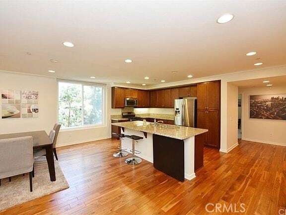 Photo - 533 Rockefeller