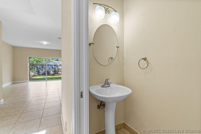 809 Talia Cir