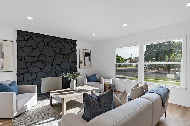 Photo - 6927 Willis Ave