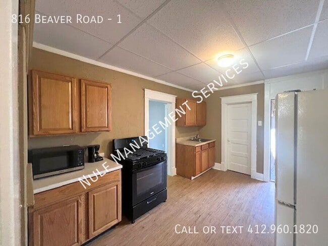 Building Photo - 816 Beaver Rd Unit 1