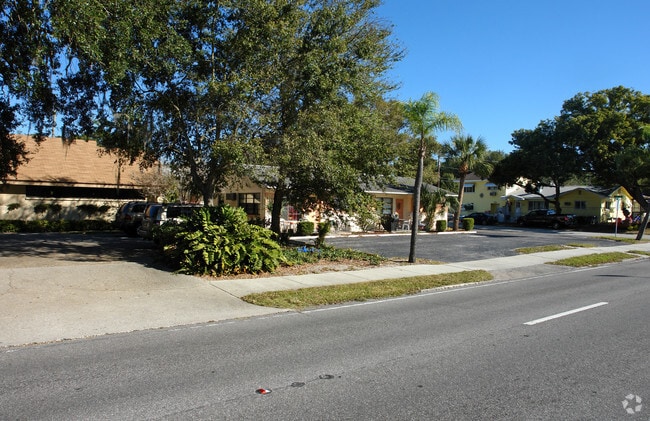 Photo - Kenwood Villas