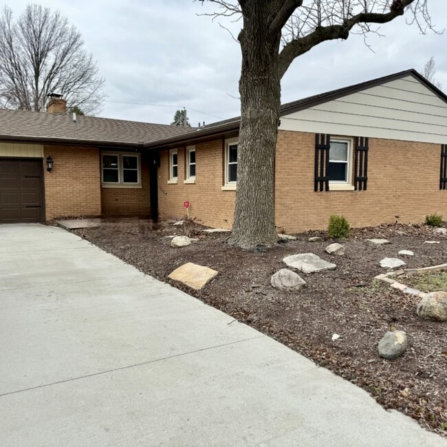Building Photo - 2103 Plymouth Dr Rental