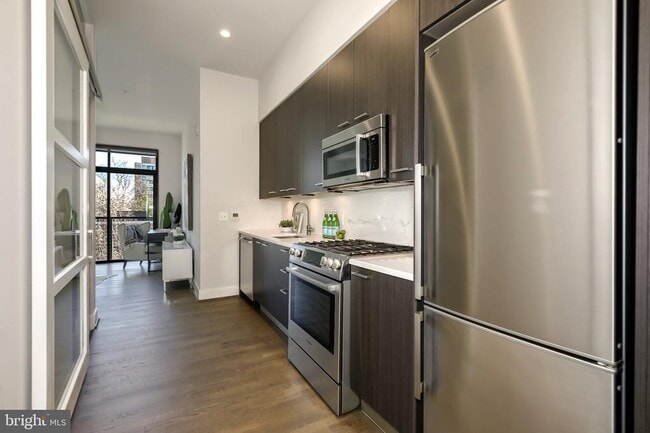 Photo - 525 Water St SW Unit 430
