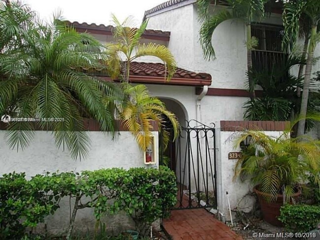Photo - 323 Ives Dairy Rd