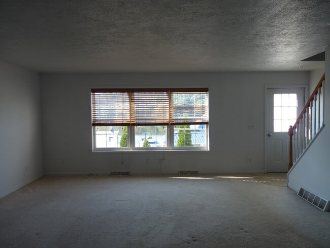 Photo - 161 Rosston Cir