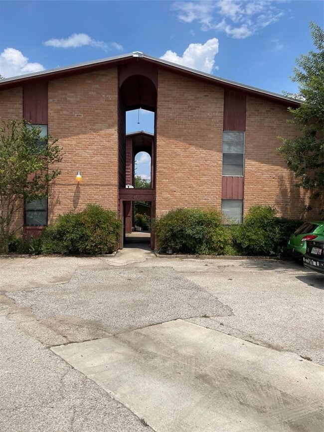 Building Photo - 2222 Mission Hill Dr Rental