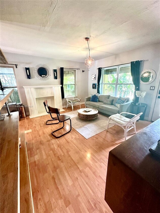 Photo - 3310 Oak Ave (Miami, FL)