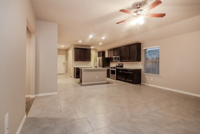 Photo - 407 Ashley Falls Ln
