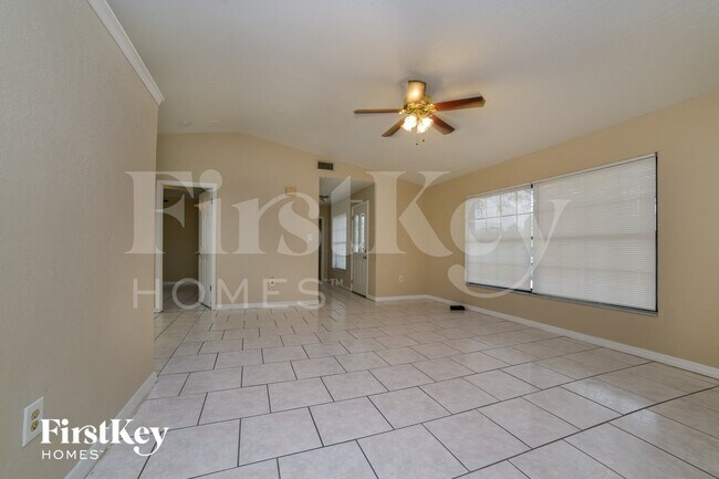 Photo - 571 Degroodt Rd SW