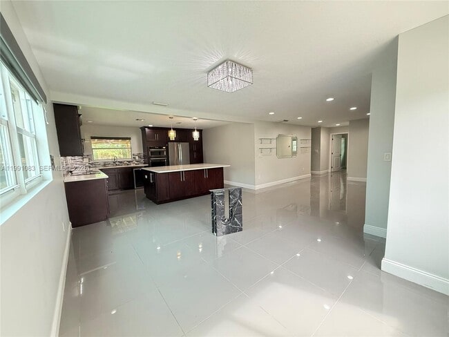 Photo - 5488 Fearnley Rd